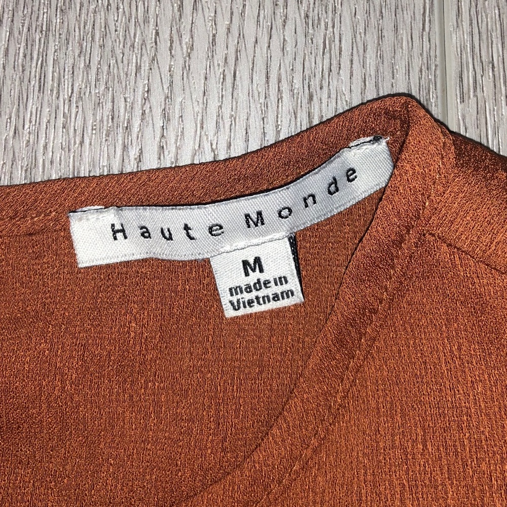 NWOT Ruffle Sleeve Top - Picture 2 of 3